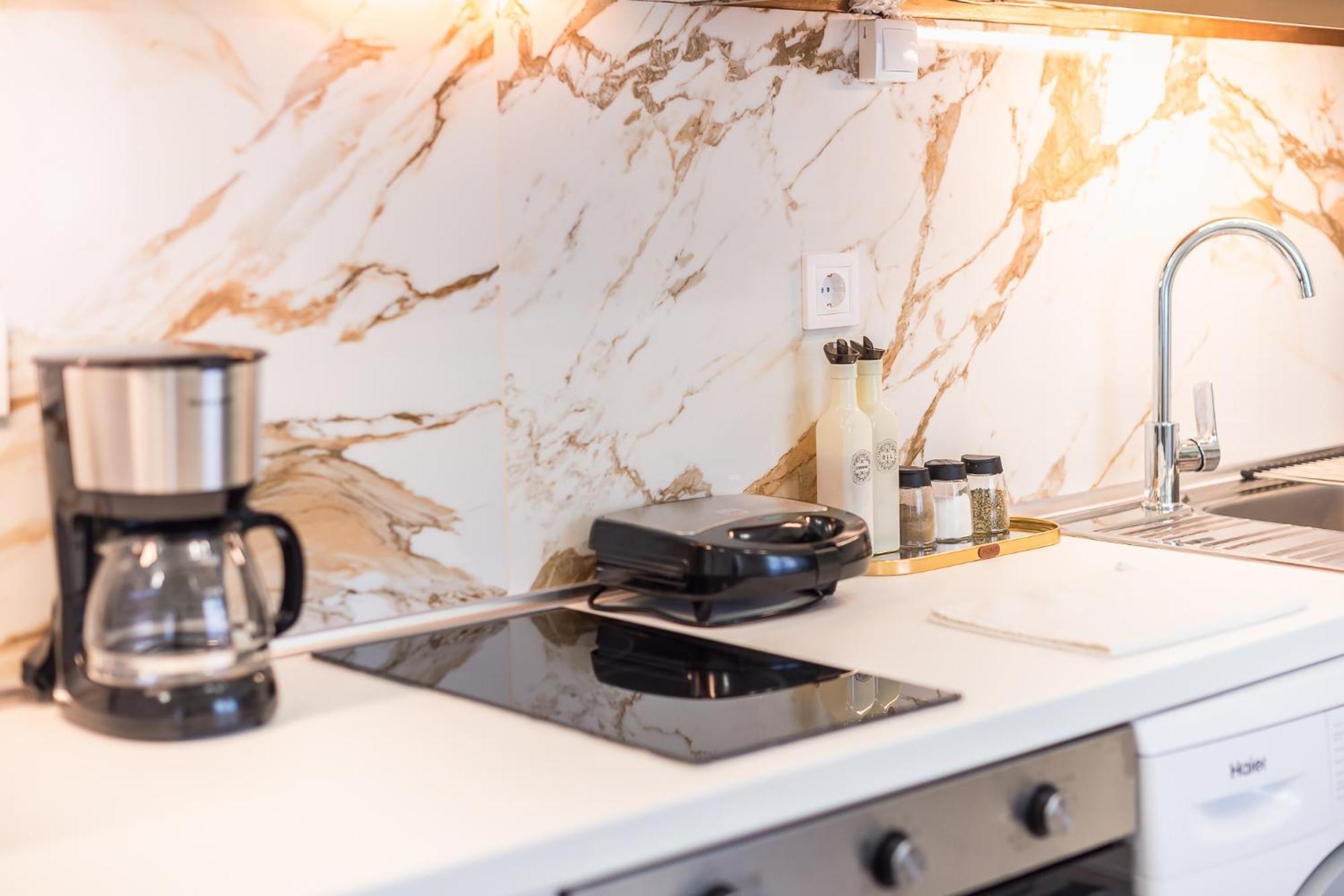 Modern Apartment 200M From Acropolis 100Mbps Netflix Athena Bagian luar foto